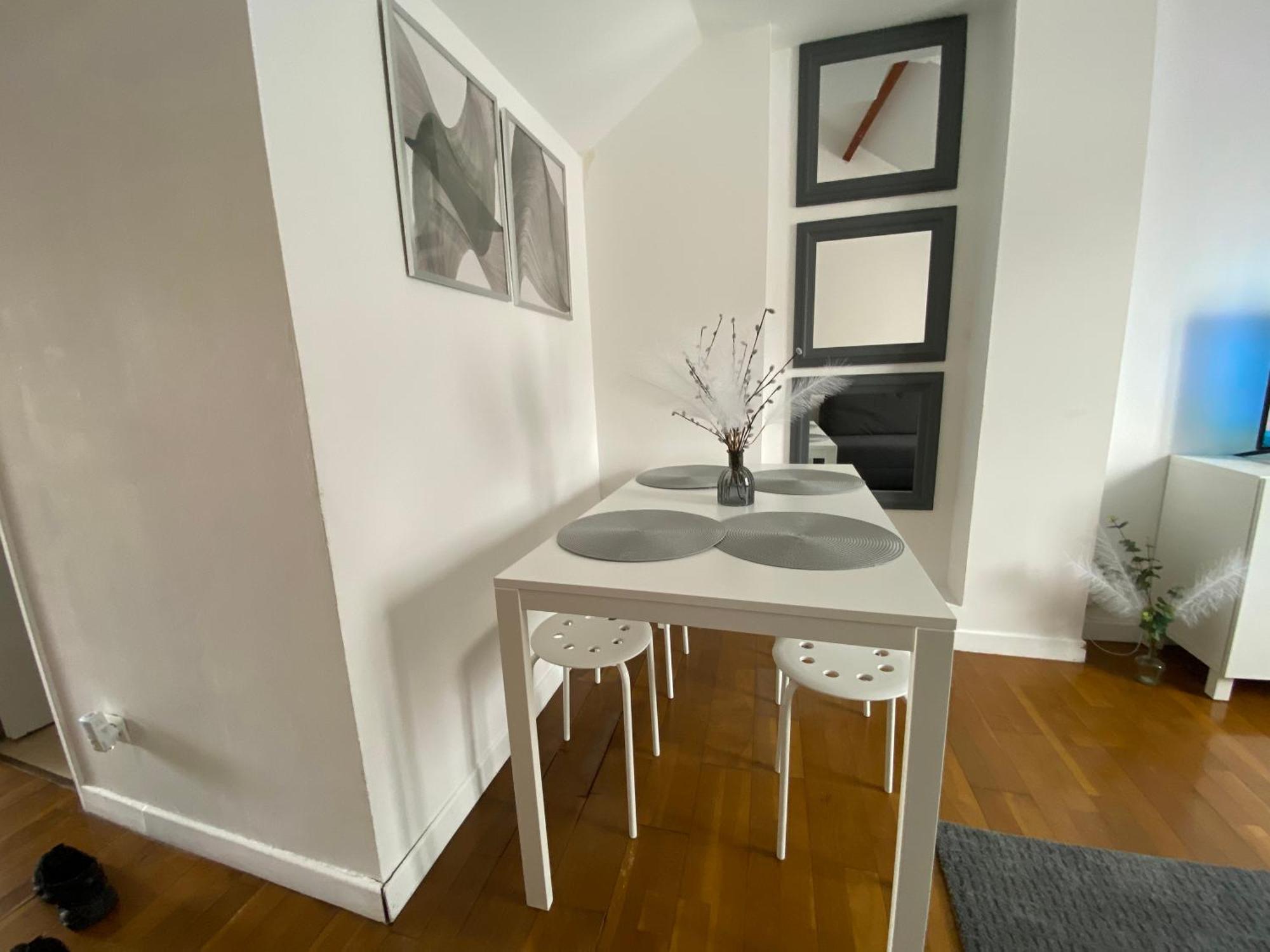 Duplex Minimaliste - 30 Min De Paris Lägenhet Saint-Ouen-l'Aumone Exteriör bild