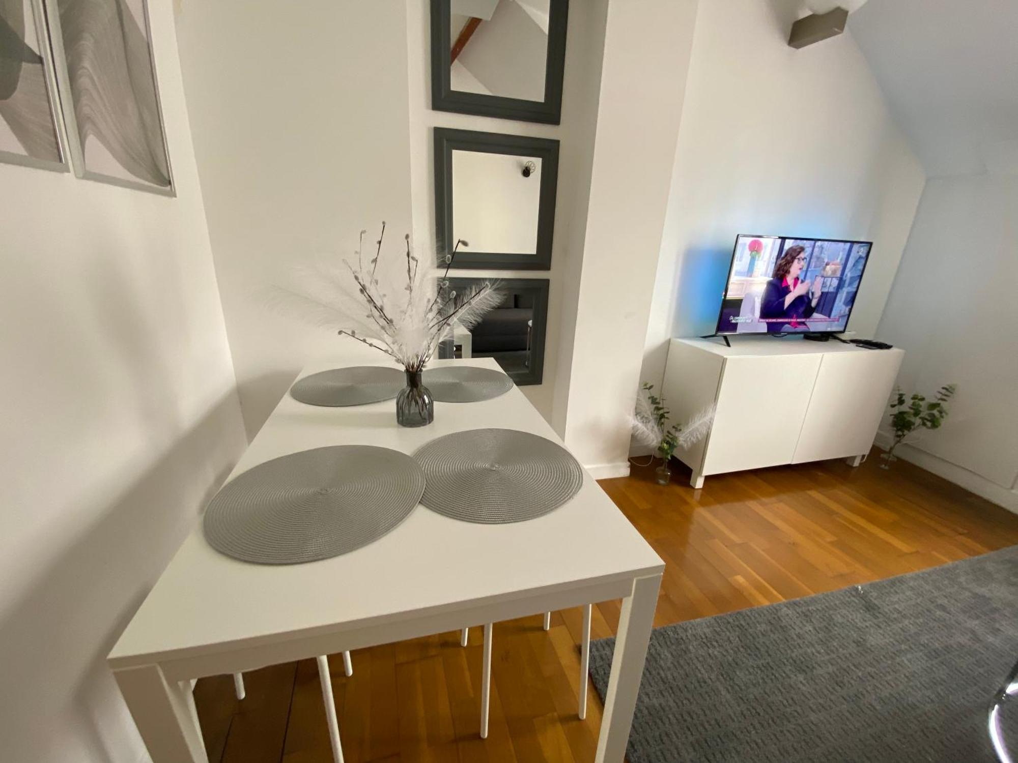 Duplex Minimaliste - 30 Min De Paris Lägenhet Saint-Ouen-l'Aumone Exteriör bild