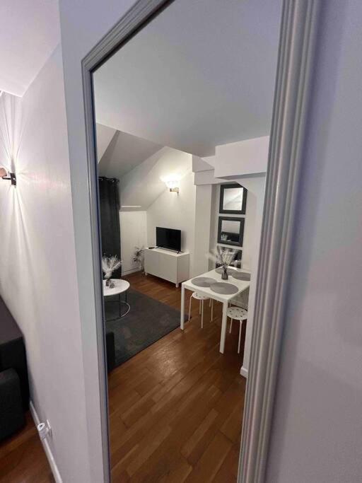 Duplex Minimaliste - 30 Min De Paris Lägenhet Saint-Ouen-l'Aumone Exteriör bild