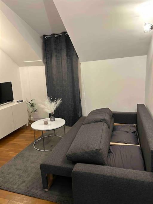 Duplex Minimaliste - 30 Min De Paris Lägenhet Saint-Ouen-l'Aumone Exteriör bild