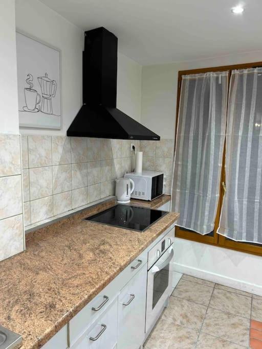 Duplex Minimaliste - 30 Min De Paris Lägenhet Saint-Ouen-l'Aumone Exteriör bild