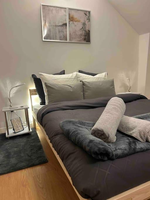 Duplex Minimaliste - 30 Min De Paris Lägenhet Saint-Ouen-l'Aumone Exteriör bild